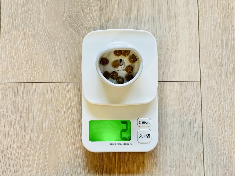 キンクマハムスターの餌の量はどれくらい 食事のルール４か条をご紹介 はむれぽ